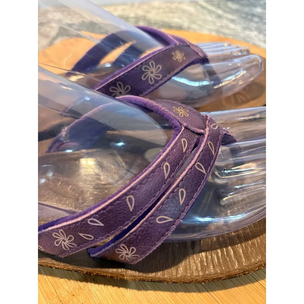 Keen Waimea Purple Leather Floral Embroidered Flip Flop Sandals Womens 8 1004660